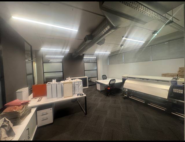 314M² OFFICE TO LET IN WYNBERG
